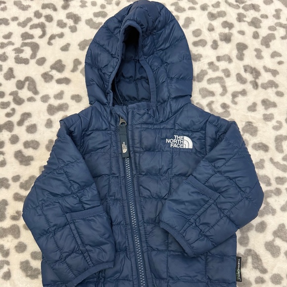 The North Face Infant puffer jacket - Picture 1 of 4